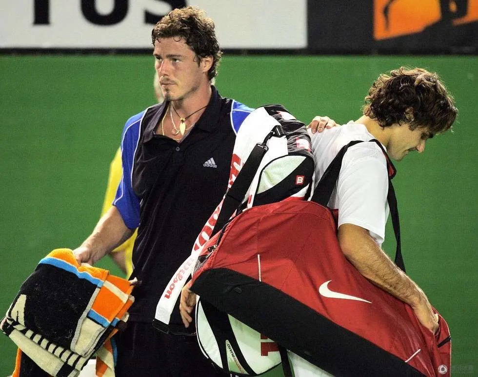 关于德国网球队鏖战澳大利亚网球队，费德勒绝境逆转的信息