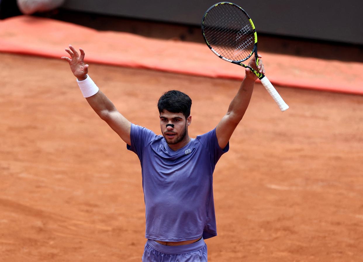 西班牙网球队翻盘英国网球队,阿尔卡拉斯送出助攻的简单介绍 西班牙网球队翻盘英国网球队,阿尔卡拉斯送出助攻的简单介绍