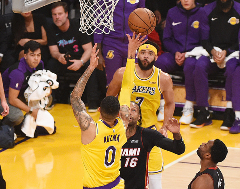 lpl竞猜-包含意大利男篮轻取猛龙，凯尔·库兹马高光表现的词条