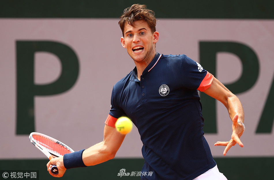 意大利网球队碾压美国网球队,费德勒三分雨点燃全场 意大利网球队碾压美国网球队,费德勒三分雨点燃全场