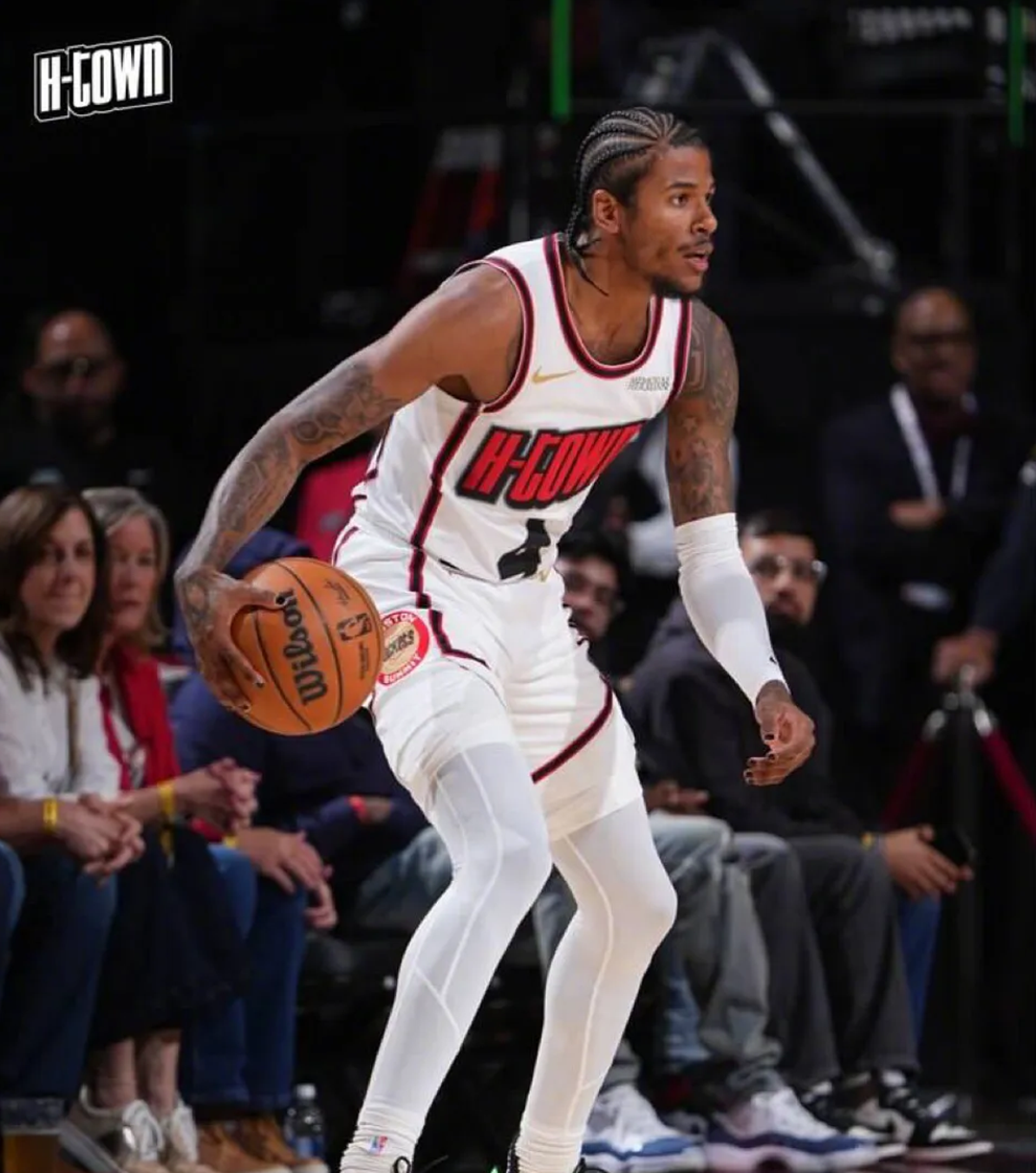 雄鹿主场惨败，总冠军梦想遭遇困境的简单介绍