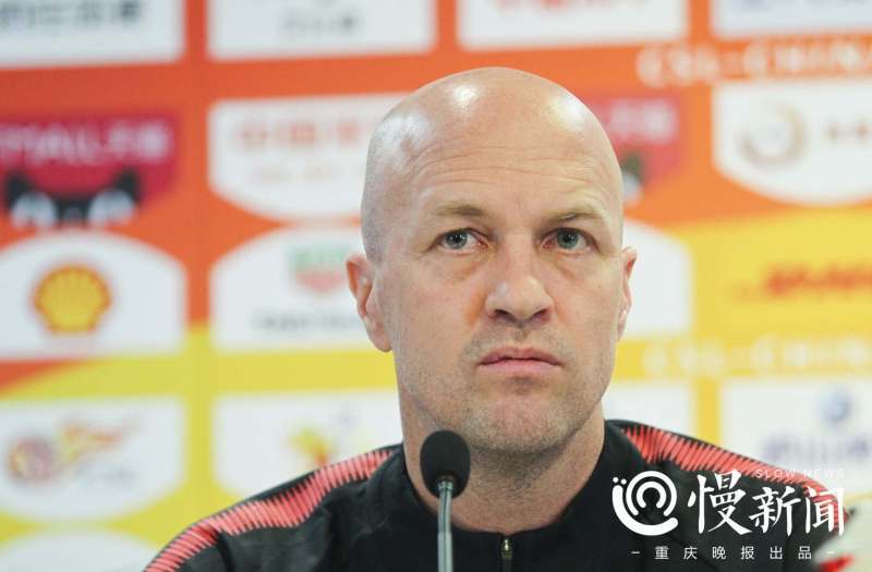 重庆斯威客场战平广州富力，保持不败的简单介绍