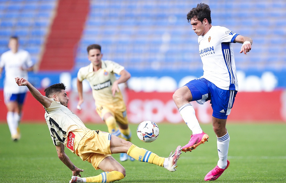 萨拉戈萨主场击败雷加内斯,保级前景明朗 萨拉戈萨主场击败雷加内斯,保级前景明朗