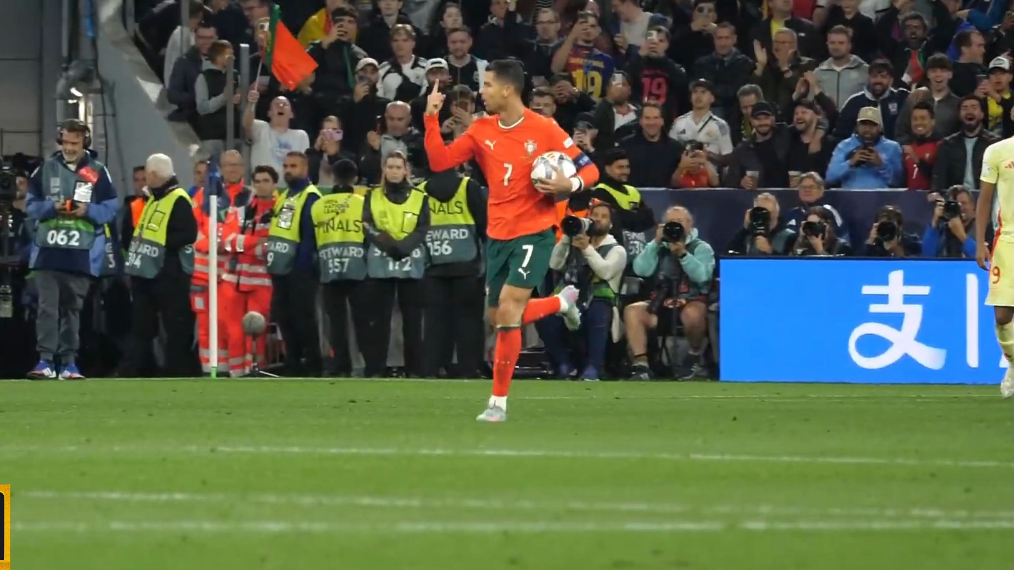 关于欧国联赛狂欢盛大开启,球迷沸腾的信息 关于欧国联赛狂欢盛大开启,球迷沸腾的信息