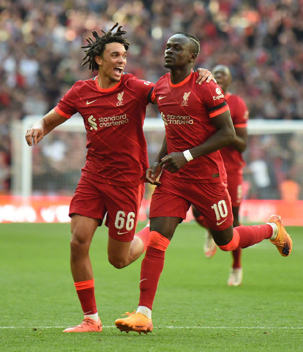 利物浦碾压美国，莱万状态火热的简单介绍