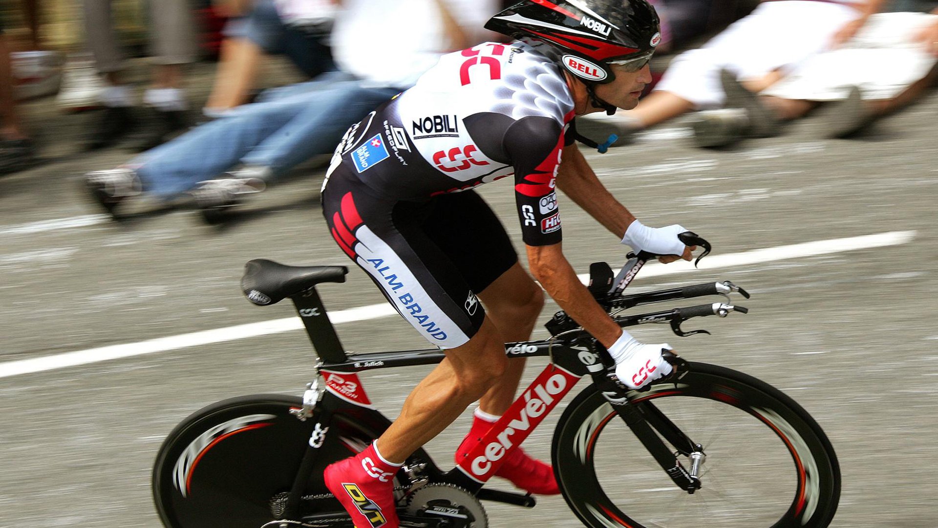 内马尔关键节点连续得分，哥伦比亚对阵加拿大的战术转折点