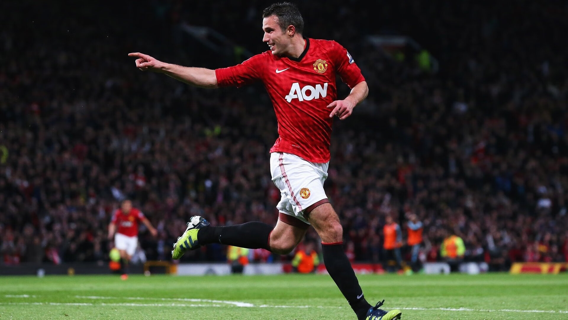 lpl官网-塞维利亚收割爱尔兰新星，德甲争冠战外的焦点暗战